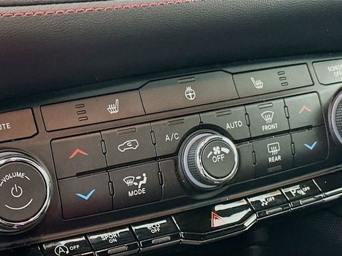 Certified 2023 Dodge Durango GT image 30