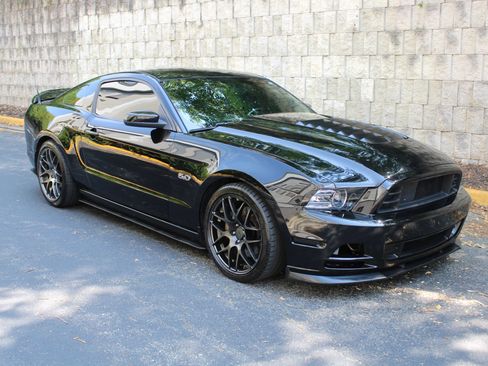 Used 2014 Ford Mustang GT w/ Equipment Group 301A RWD image 29