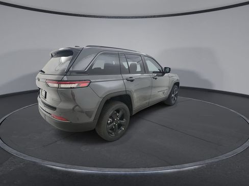 New 2026 Jeep Grand Cherokee Limited w/ Limited Altitude Package AWD/4WD image 8