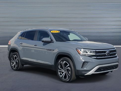 Used 2023 Volkswagen Atlas Cross Sport SEL image 2
