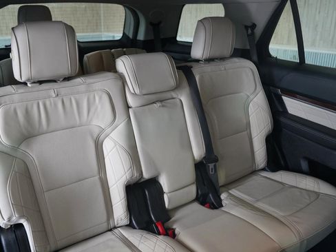 Used 2016 Ford Explorer Platinum AWD/4WD image 37