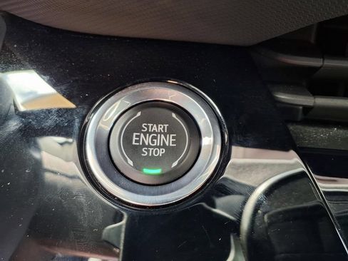 Certified 2025 Buick Envision Preferred AWD/4WD image 21