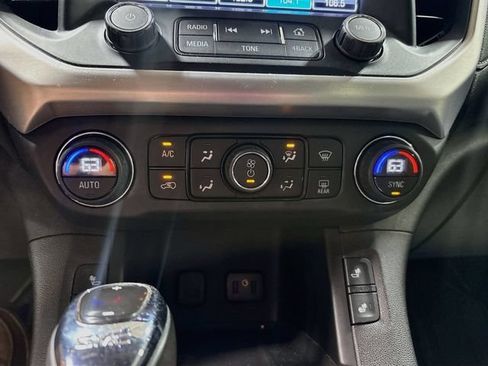 Used 2017 GMC Acadia SLT AWD/4WD image 15