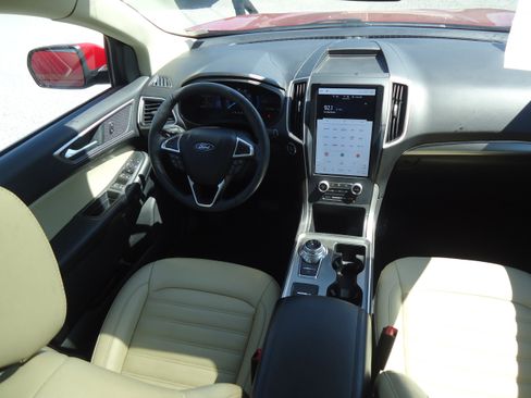 Used 2022 Ford Edge SEL w/ Convenience Package image 10