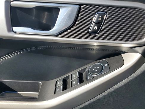 Used 2023 Ford Explorer XLT w/ Equipment Group 202A image 22