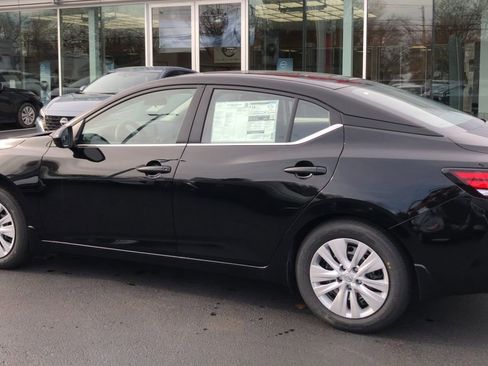 New 2025 Nissan Sentra S image 5