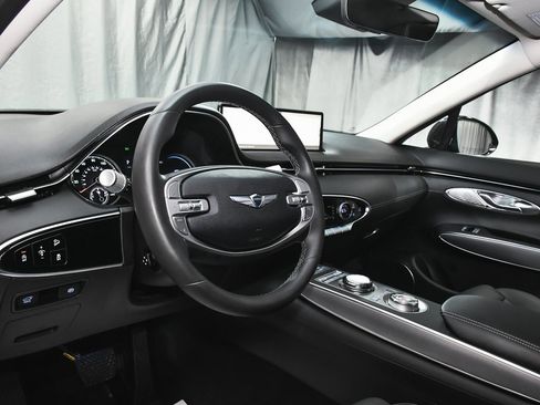 Used 2025 Genesis GV70 2.5T w/ Select Package image 17