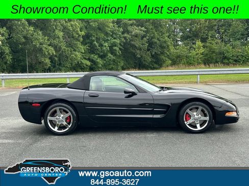 Used 2001 Chevrolet Corvette Convertible w/ Preferred Equipment Group1 RWD image 7