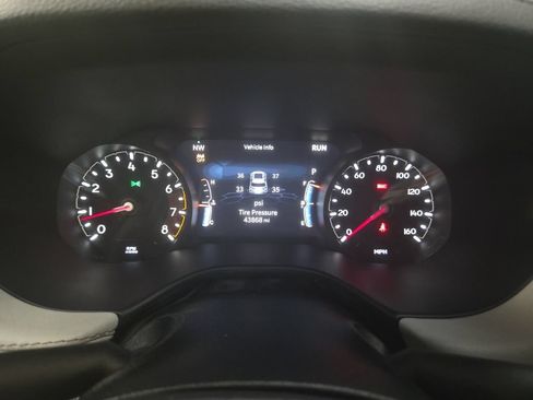 Used 2025 Jeep Compass Limited AWD/4WD image 2