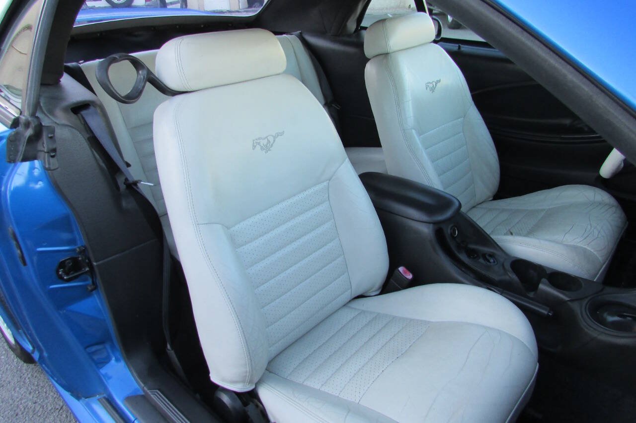 Used 2000 Ford Mustang GT RWD image 31