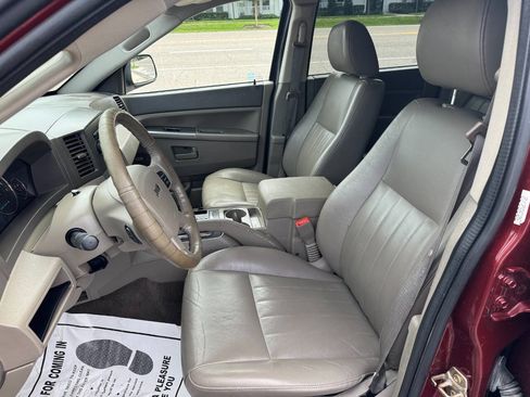 Used 2007 Jeep Grand Cherokee Laredo RWD image 12