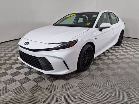 Used 2025 Toyota Camry LE FWD image 7
