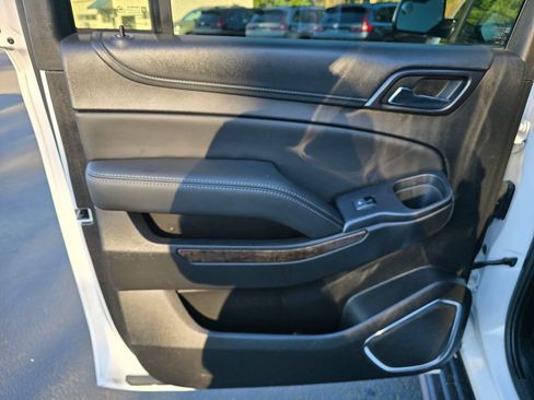 Used 2018 Chevrolet Suburban LT image 9