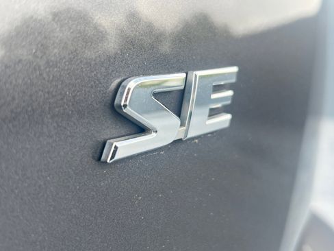 Used 2018 Toyota RAV4 SE w/ Power Extra Value Package FWD image 6