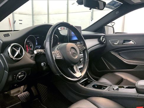 Used 2019 Mercedes-Benz GLA 250 image 12