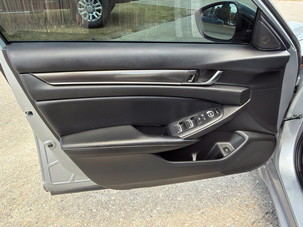 Used 2022 Honda Accord Sport image 11