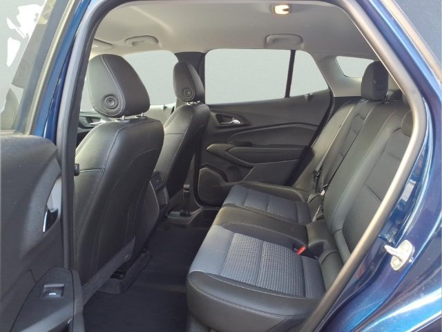 Used 2024 Chevrolet Trax LT w/ LT Convenience Package FWD image 10