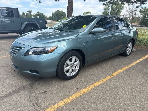 Used 2009 Toyota Camry LE FWD image 1