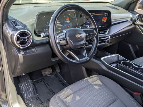 Used 2025 Chevrolet Equinox LT FWD image 14
