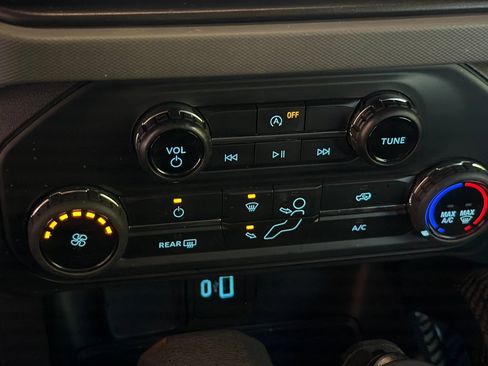 Used 2022 Ford Bronco 4-Door AWD/4WD image 29