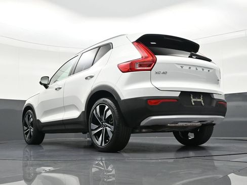 Used 2023 Volvo XC40 B4 Plus w/ Climate Package image 29