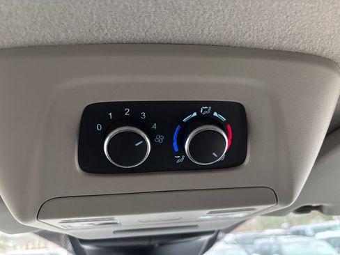 Used 2021 Ford Transit 350 XLT image 31