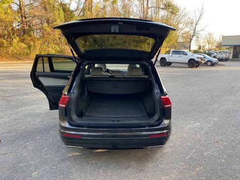 Used 2021 Volkswagen Tiguan SE image 51