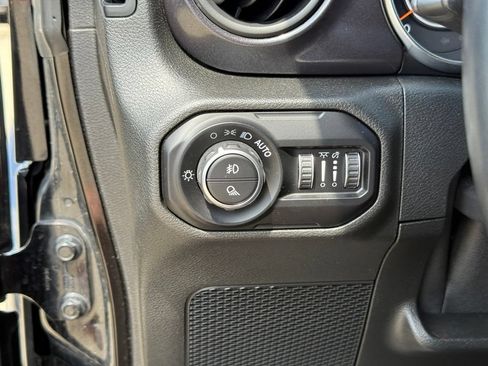Used 2021 Jeep Gladiator Sport AWD/4WD image 19