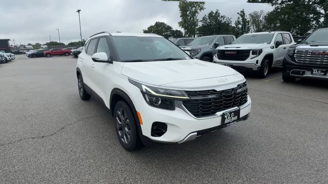 Used 2024 Kia Seltos S AWD/4WD image 3
