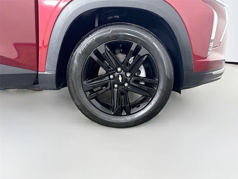 Used 2024 Chevrolet Trax LT w/ Driver Confidence Package FWD image 31