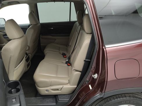 Used 2016 Honda Pilot Touring image 18