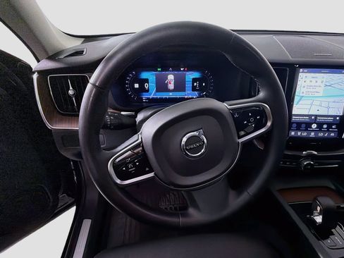 Used 2023 Volvo XC60 B5 Plus w/ Climate Package FWD image 11