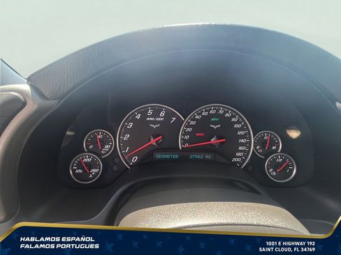 Used 2007 Chevrolet Corvette Coupe w/ Performance Package RWD image 24