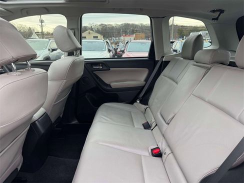 Used 2016 Subaru Forester 2.5i Touring w/ Eyesight & Navigation System image 11