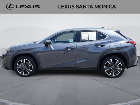 Used 2022 Lexus UX 200 w/ Accessory Package (Z2) FWD image 8