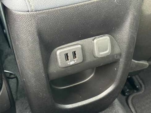 Used 2019 Chevrolet Colorado Z71 image 13