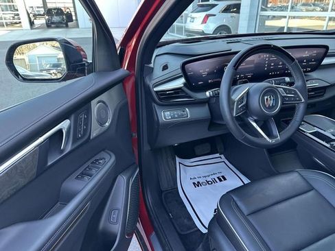 Used 2025 Buick Enclave Avenir w/ Super Cruise Package AWD/4WD image 15