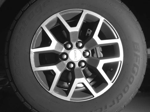 Used 2017 GMC Canyon SLE w/ All Terrain Package image 26