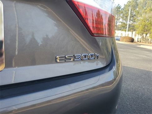 Used 2013 Lexus ES 300h image 8