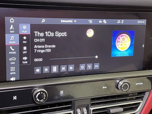 Used 2023 Porsche Macan image 31