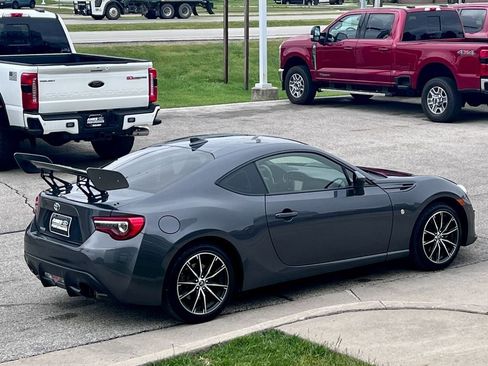 Used 2020 Toyota 86 RWD image 6