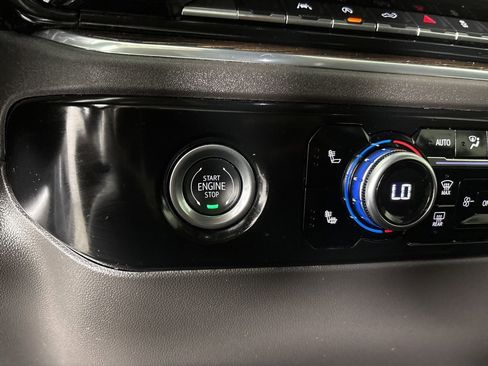 Used 2024 GMC Sierra 1500 Elevation image 17