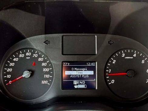 Used 2022 Mercedes-Benz Sprinter 2500 image 12
