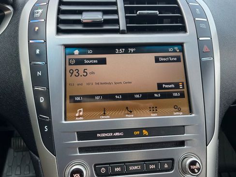 Used 2017 Lincoln MKZ Premiere image 10