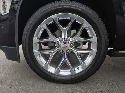 Used 2017 Cadillac Escalade Platinum AWD/4WD image 35