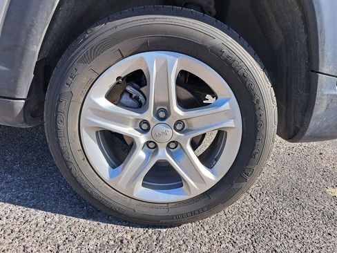 Used 2023 Jeep Compass Sport image 26