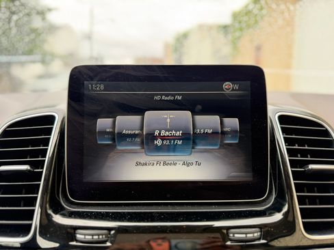 Used 2017 Mercedes-Benz GLE 350 4MATIC image 29