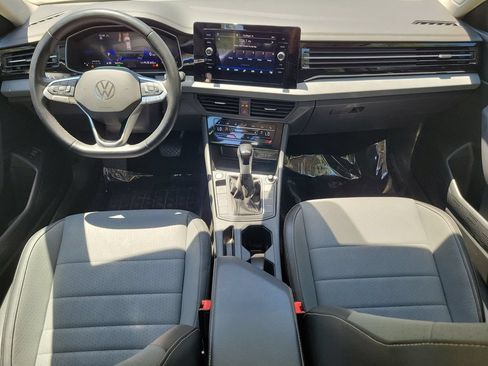 Used 2025 Volkswagen Jetta SE FWD image 14
