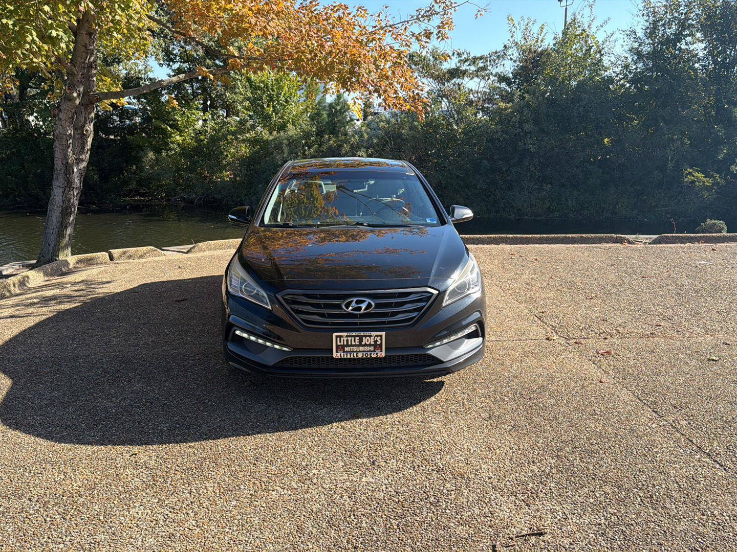 Used 2016 Hyundai Sonata Limited w/ Option Group 04 FWD image 9