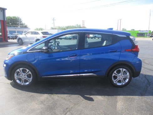 Used 2021 Chevrolet Bolt LT image 2